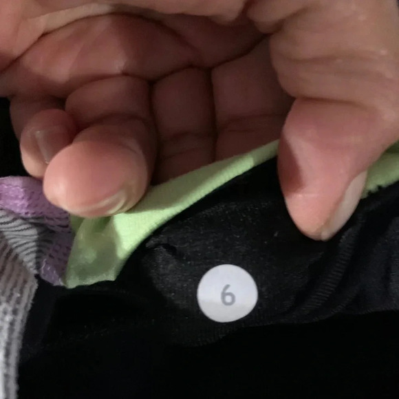 Lululemon gather and crow crop - Picture 10 of 10